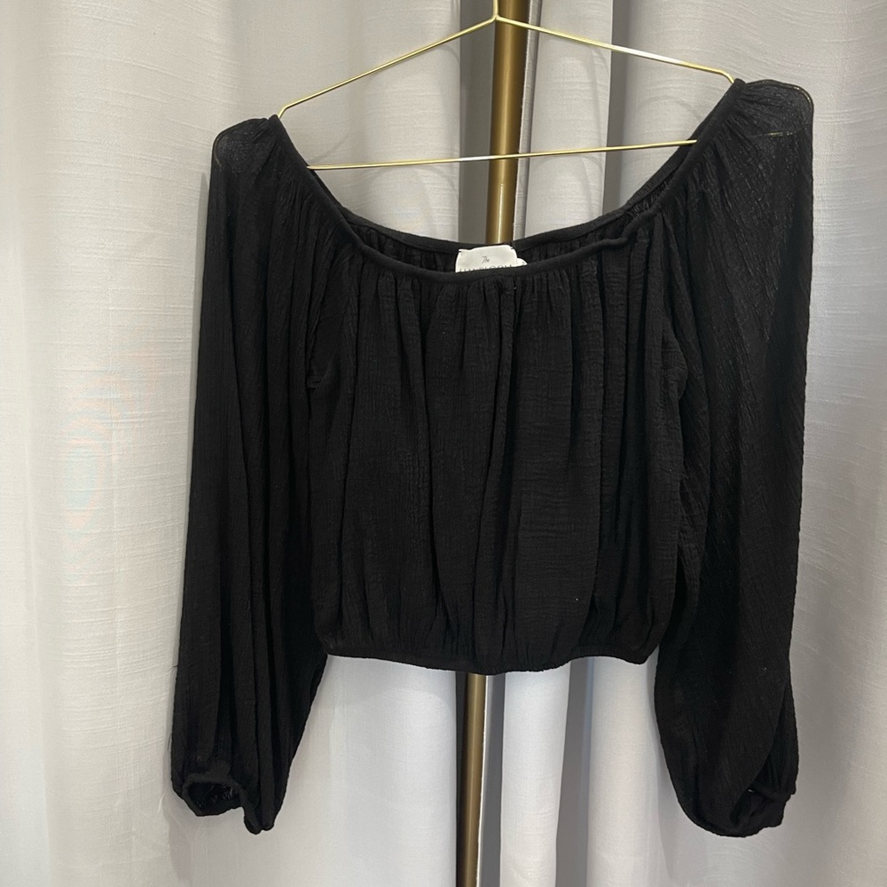 NWT Women’s The HandLoom LA black long sleeve blouse